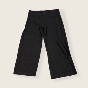 Lululemon Black Crop Athletic Leggings Size 4